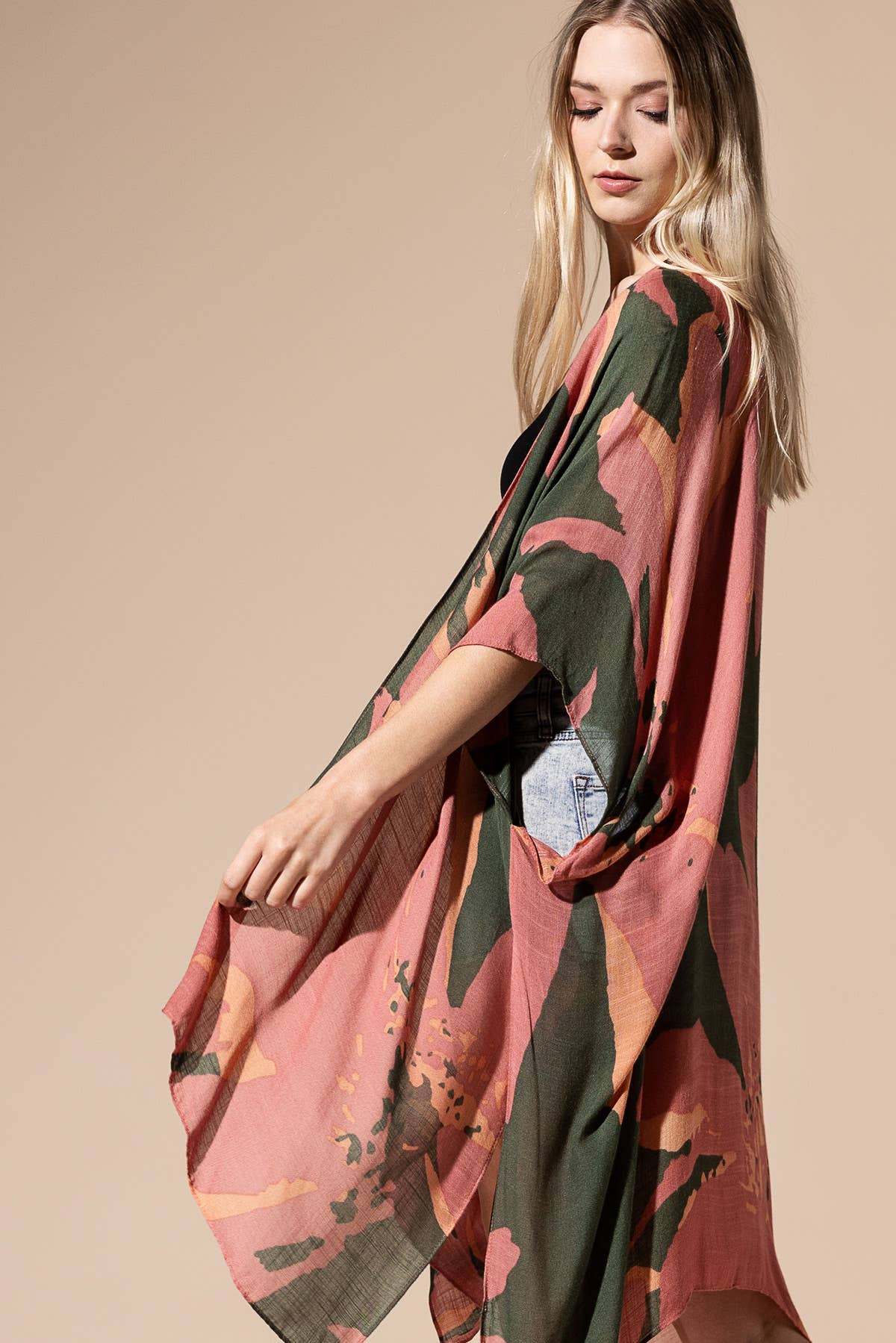 Urbanista - Sweeping Floral Kimono