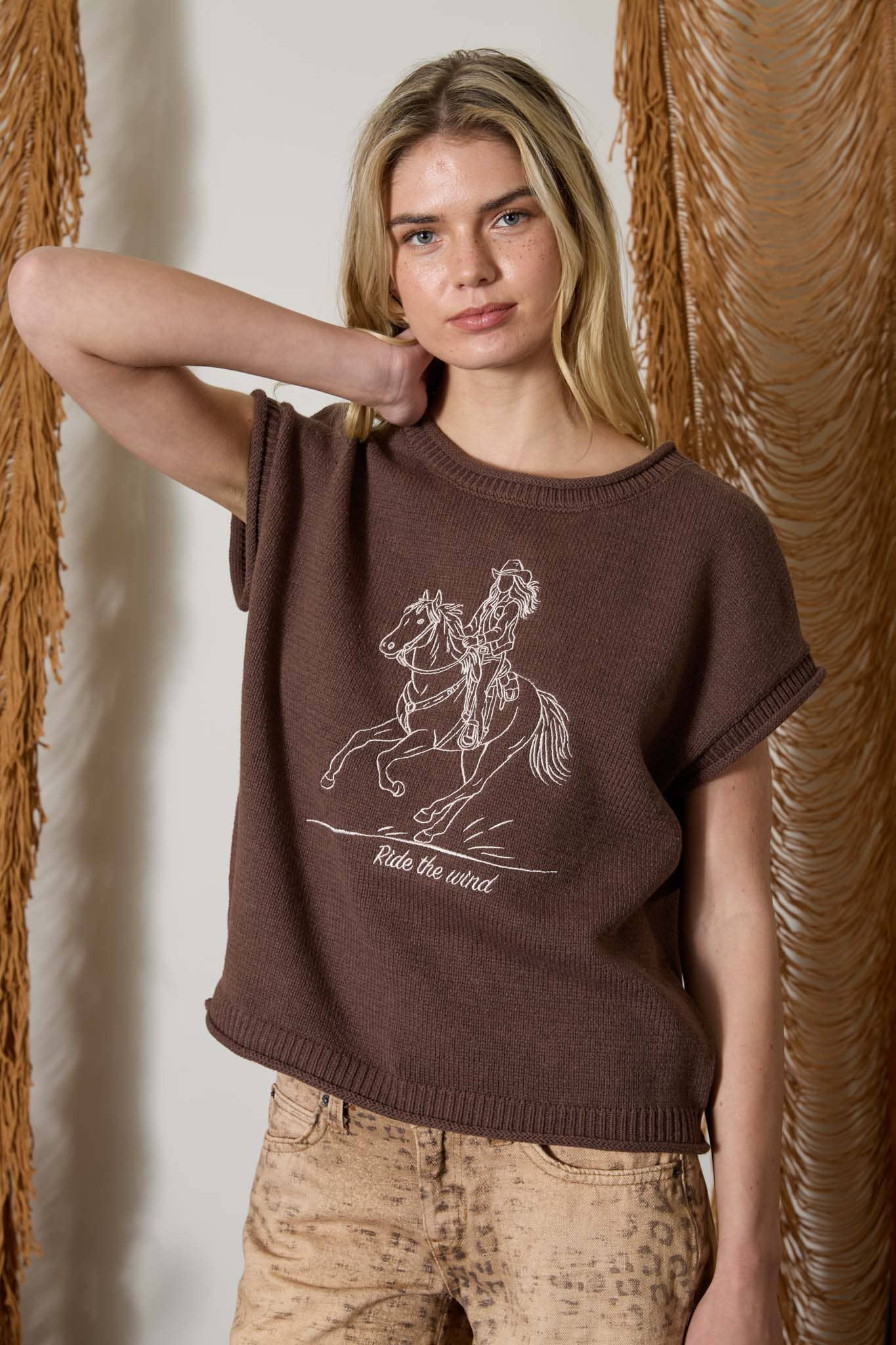 WESTERN EMBROIDERY SHORT SLEEVE KNIT SWEATER