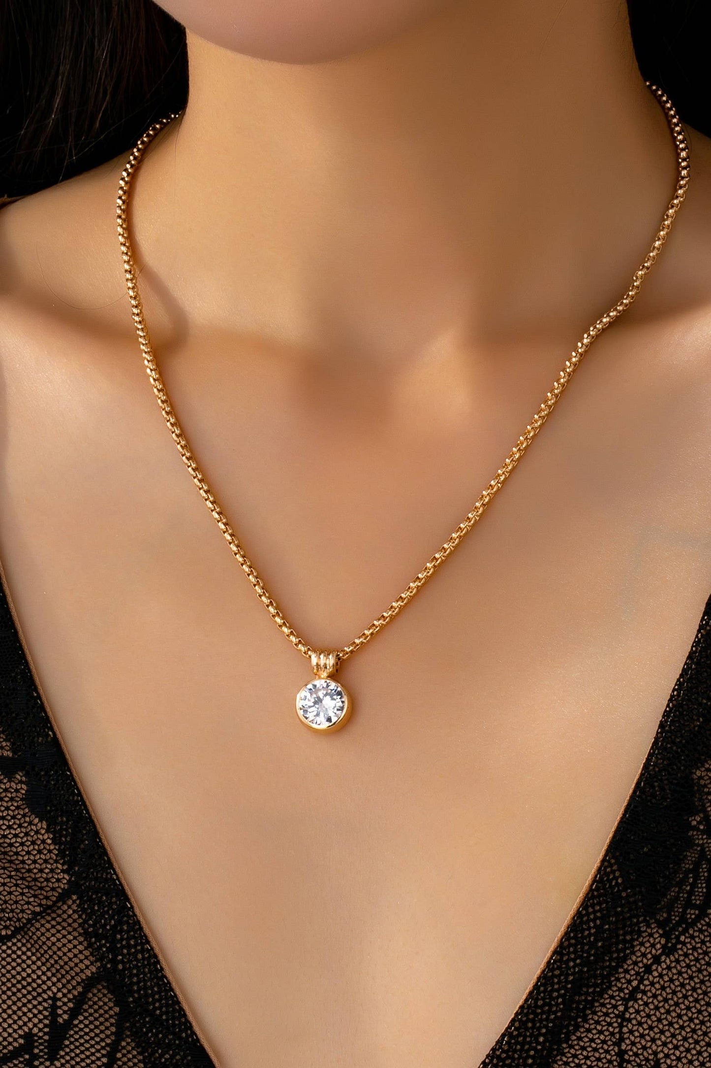 JOSSLYN by wall to wall - ROUND ZIRCON PENDANT NECKLACE | 80N92678