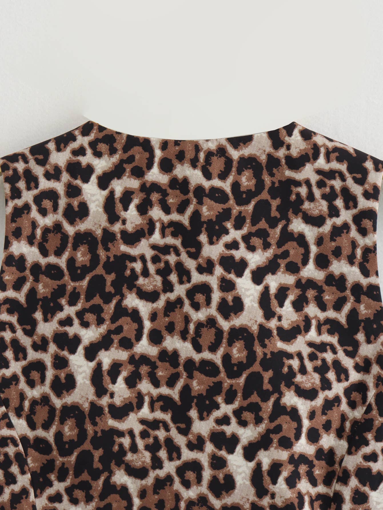 Stylish V-Neck Buttoned Leopard Print Vest Top: Brown / L