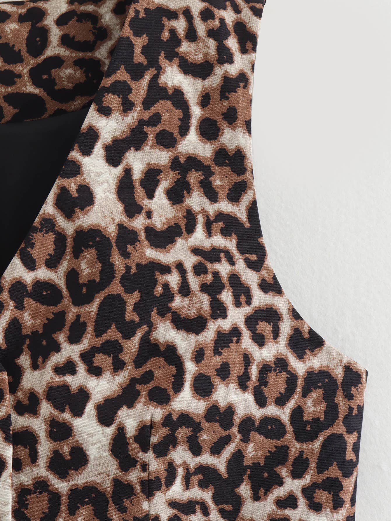 Stylish V-Neck Buttoned Leopard Print Vest Top: Brown / L