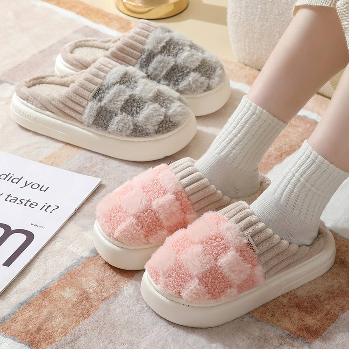 CHECKERED SLIPPERS
