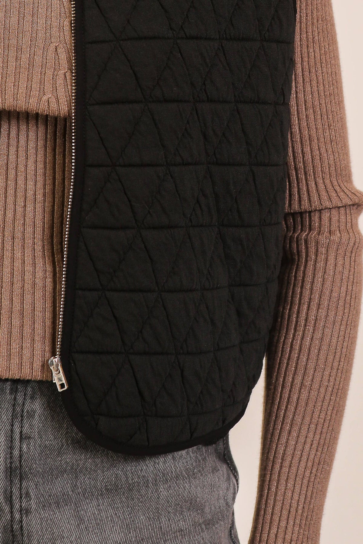 TIMING - Quilted Zip-Up Vest