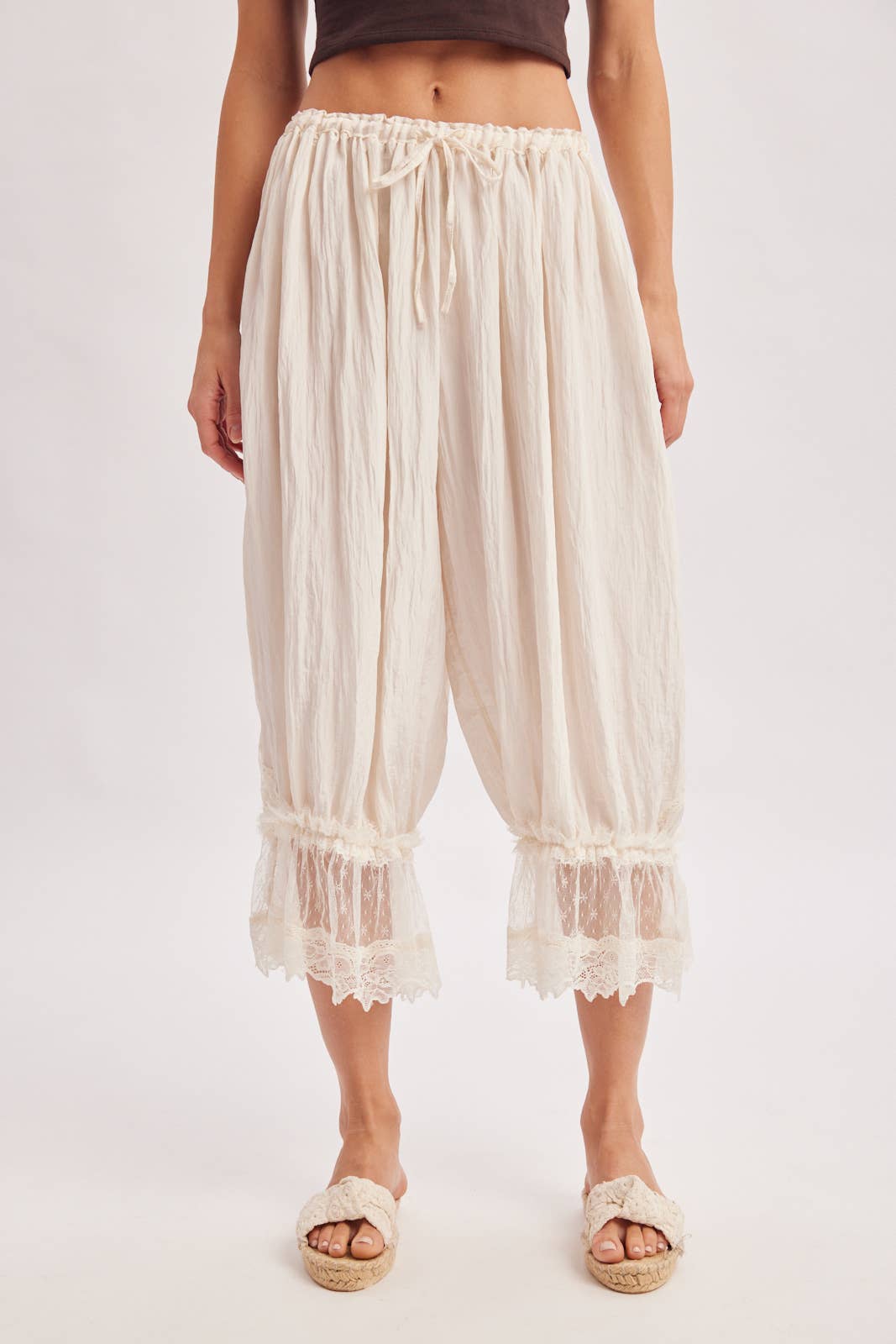 Bluivy - LACE TRIMMED MIDI BLOOMER PANTS