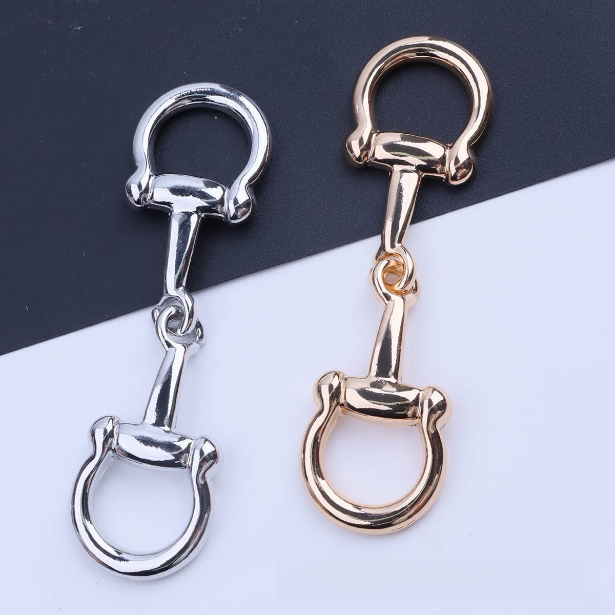 MKS America - Western Horse hoof  Horseshoes alloy Scarf Slide