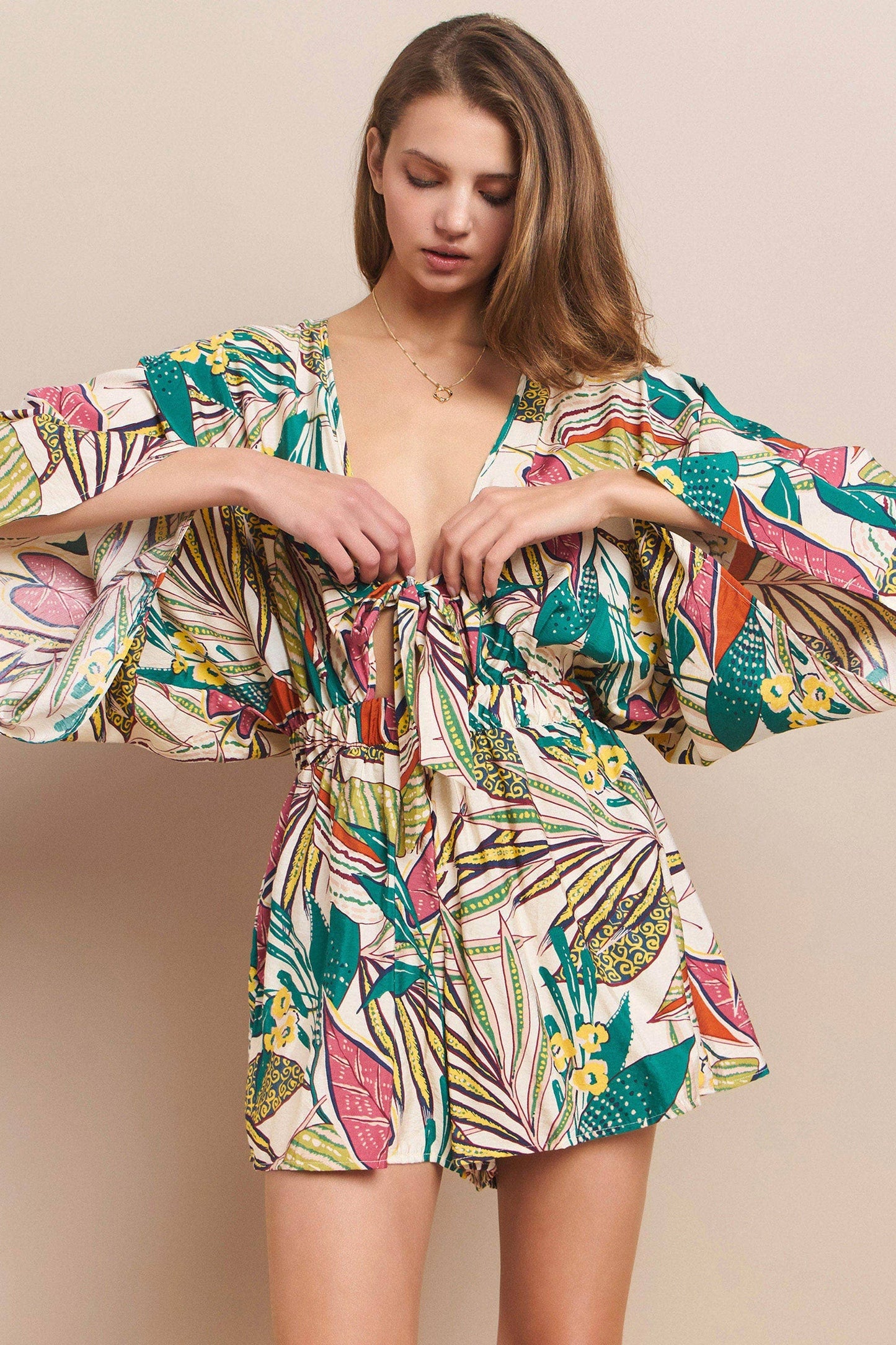 BATWING SLEEVED BOHO TROPICAL PRINT ROMPER 4411RH : IVORY MULTI / L