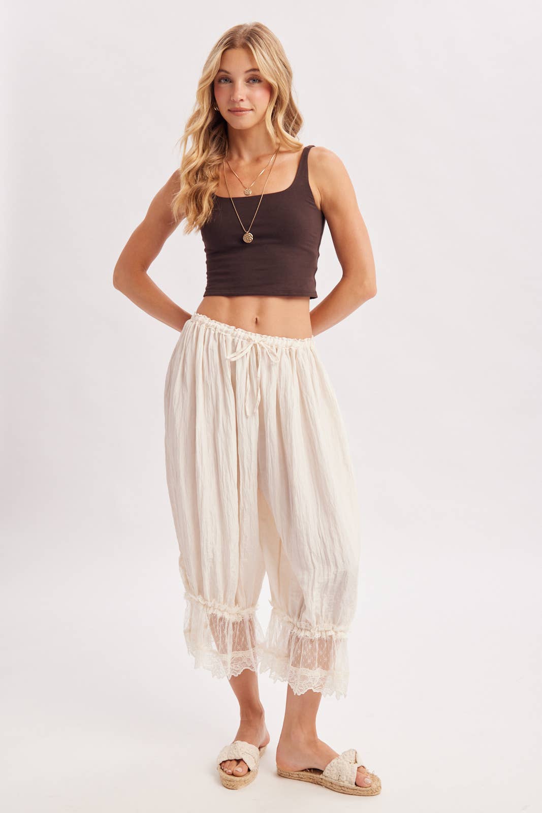 Bluivy - LACE TRIMMED MIDI BLOOMER PANTS