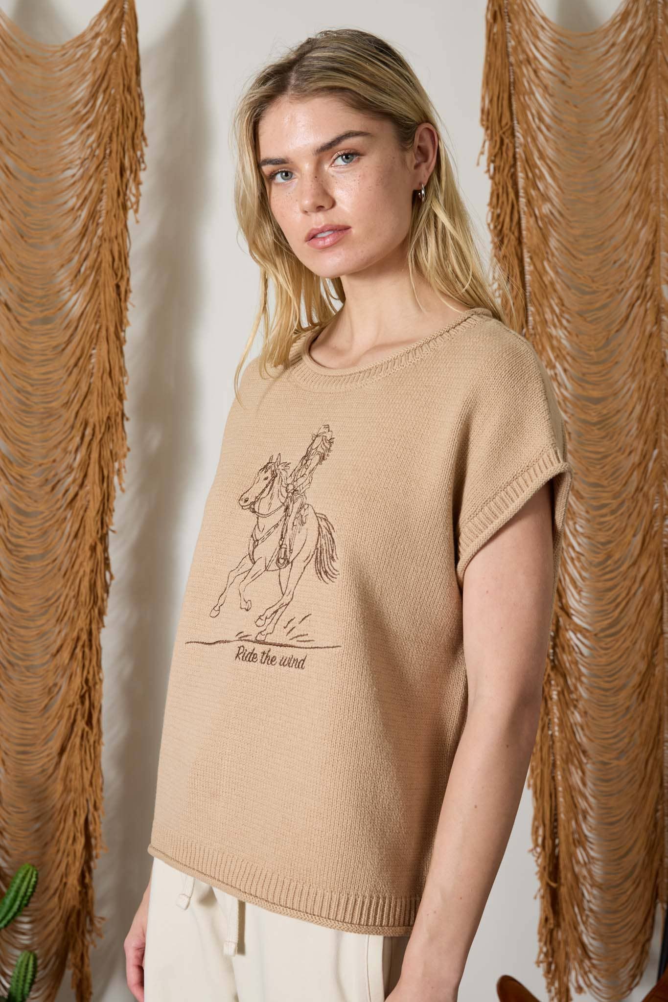 WESTERN EMBROIDERY SHORT SLEEVE KNIT SWEATER