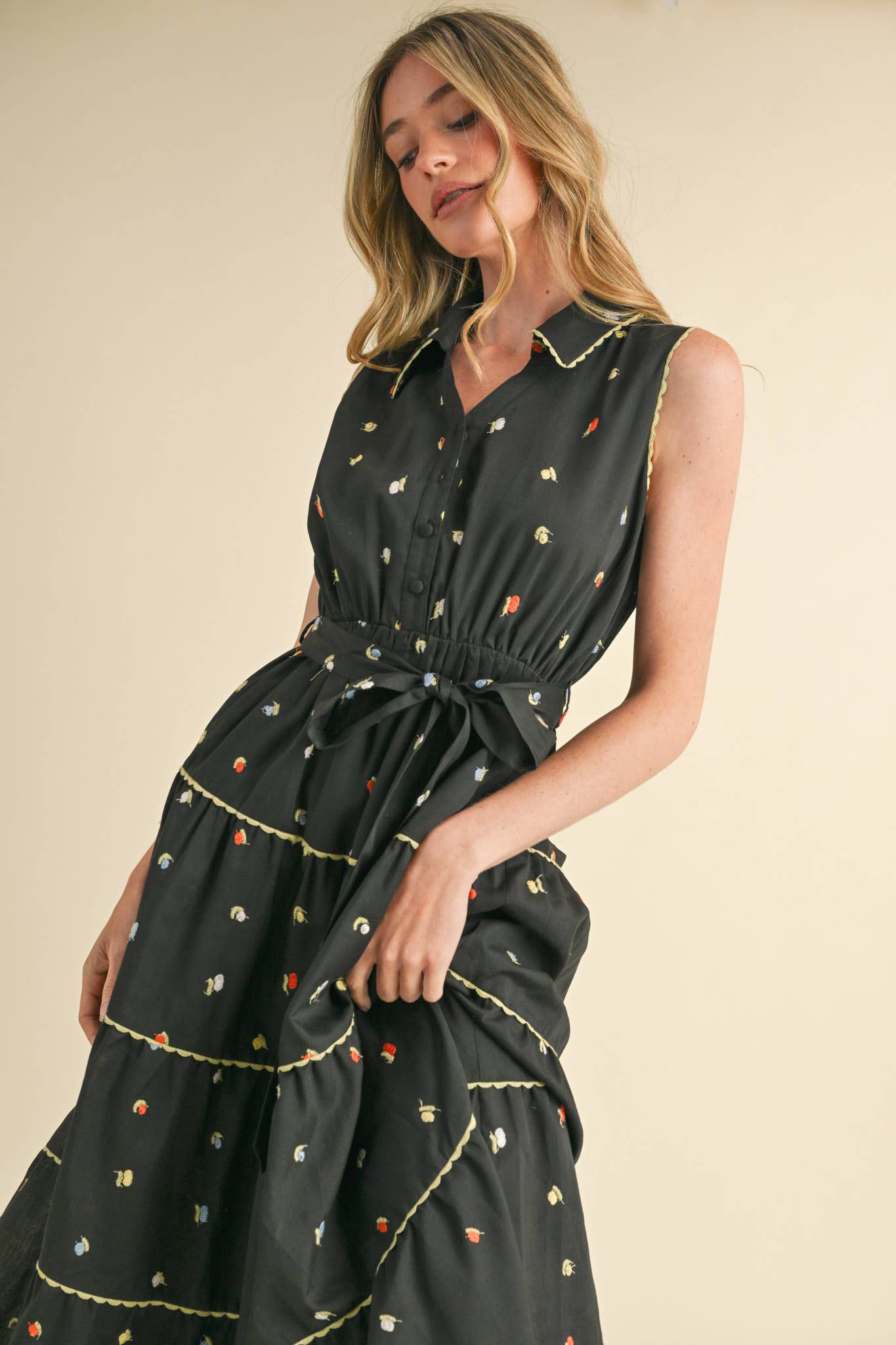 &MERCI - BUTTON DOWN EMBROIDERED MIDI DRESS MDR3592: Black Multi / M