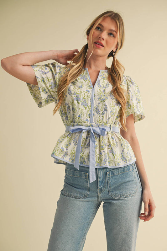 &MERCI - BELTED WAIST PEPLUM FLORAL TOP MTP4000: Blue Multi Floral / L