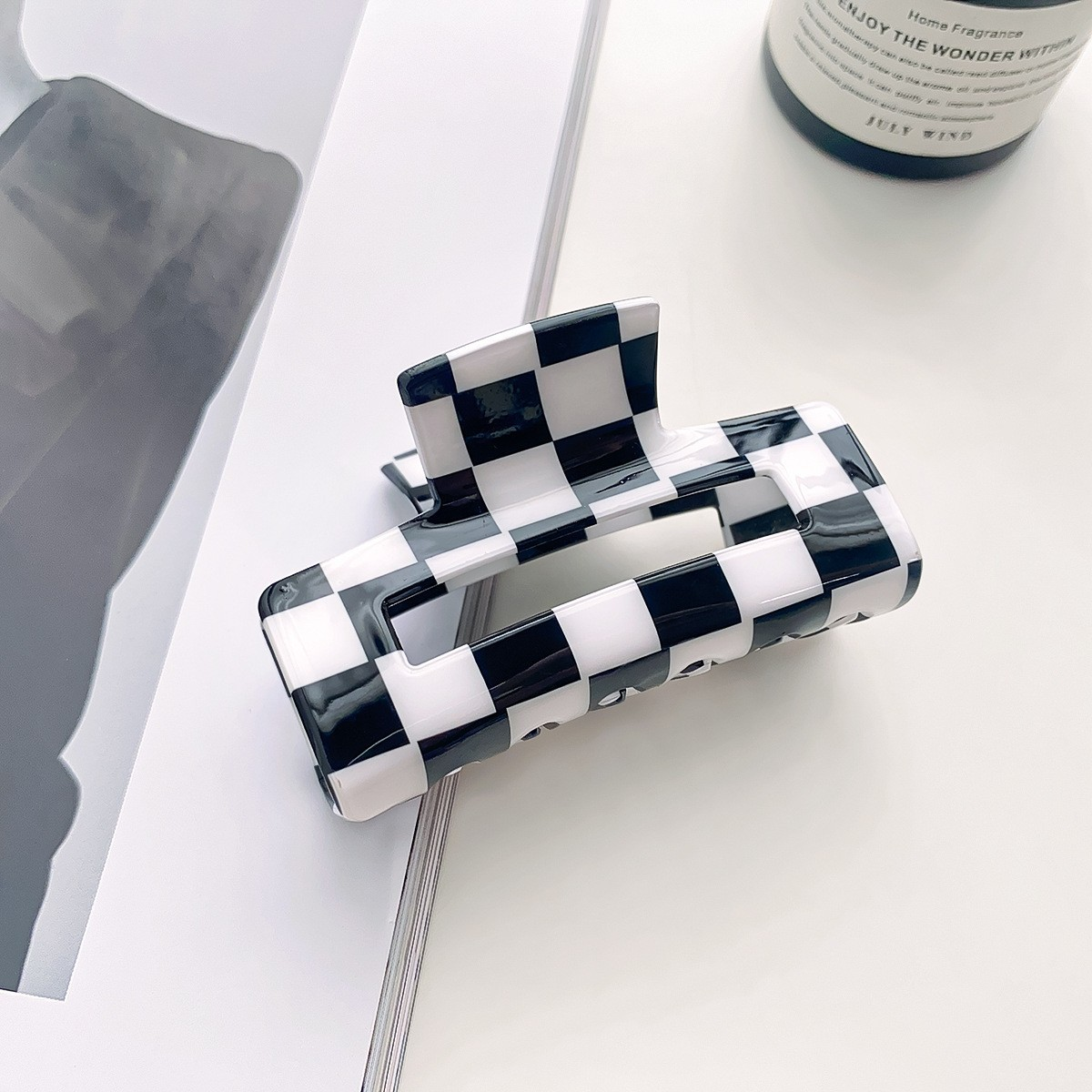 ACCITY - Checkerboard Hair Claw – Candy Color Acetate Look_CWMM10084