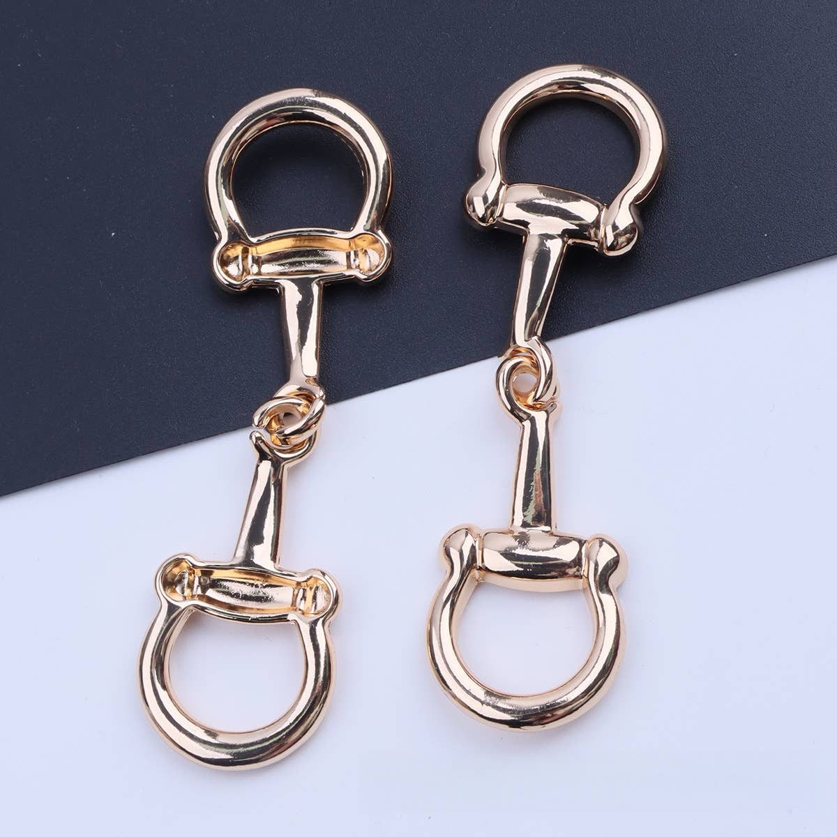 MKS America - Western Horse hoof  Horseshoes alloy Scarf Slide
