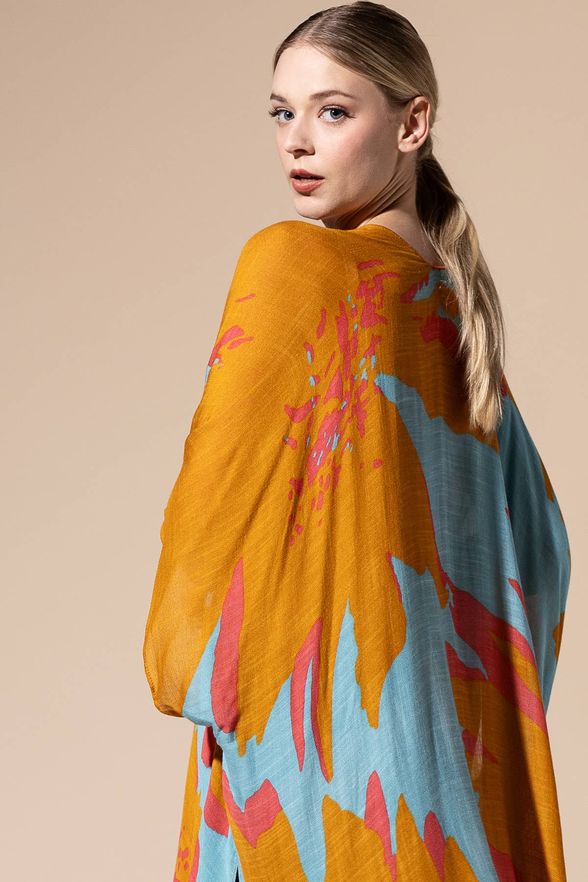 Urbanista - Sweeping Floral Kimono