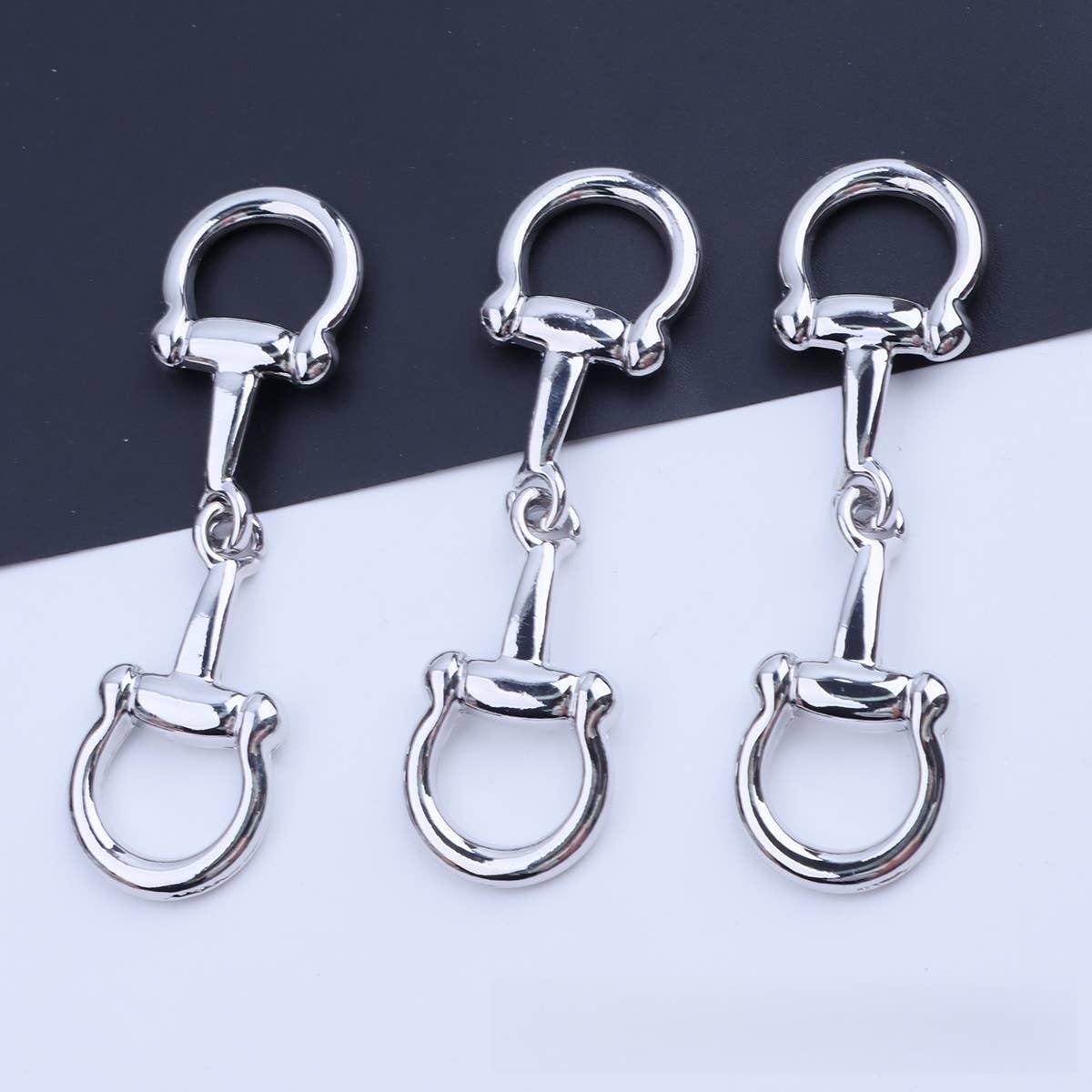 MKS America - Western Horse hoof  Horseshoes alloy Scarf Slide