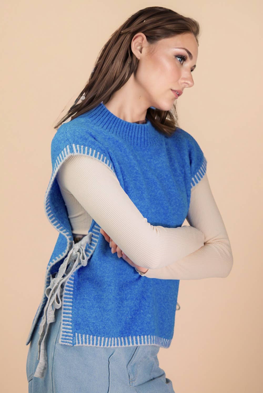 VERY J - 12W3547N-Side Tie Detail Knit Sweater Vest Top