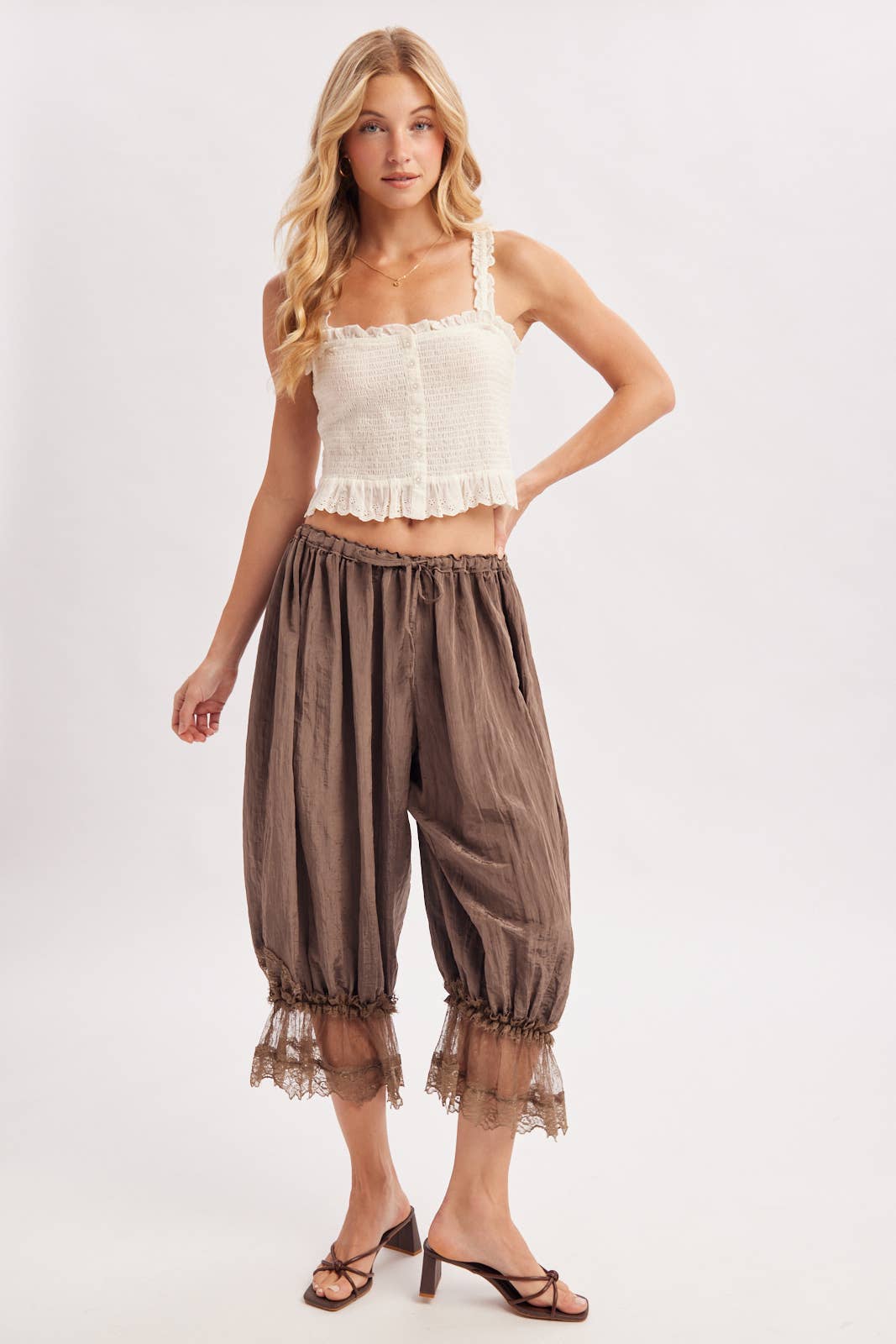 Bluivy - LACE TRIMMED MIDI BLOOMER PANTS