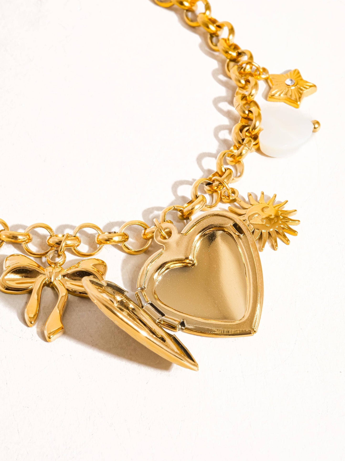 Flânerie by MAIQ - Eydn 18K Non-Tarnish Heart Locket Charm Bracelet