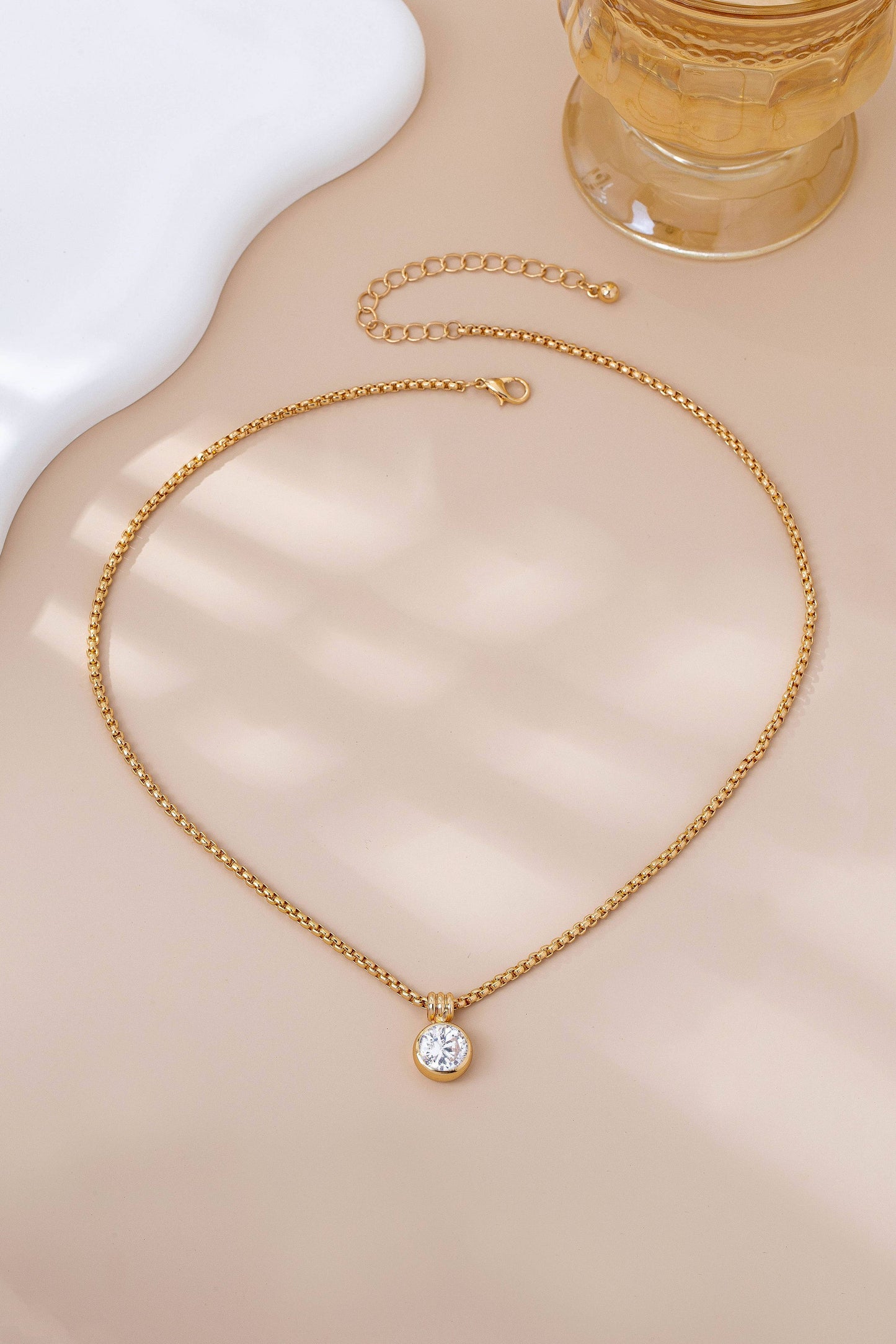 JOSSLYN by wall to wall - ROUND ZIRCON PENDANT NECKLACE | 80N92678