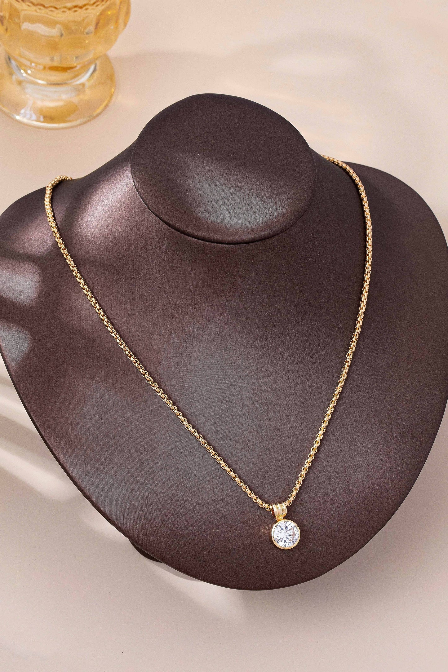 JOSSLYN by wall to wall - ROUND ZIRCON PENDANT NECKLACE | 80N92678