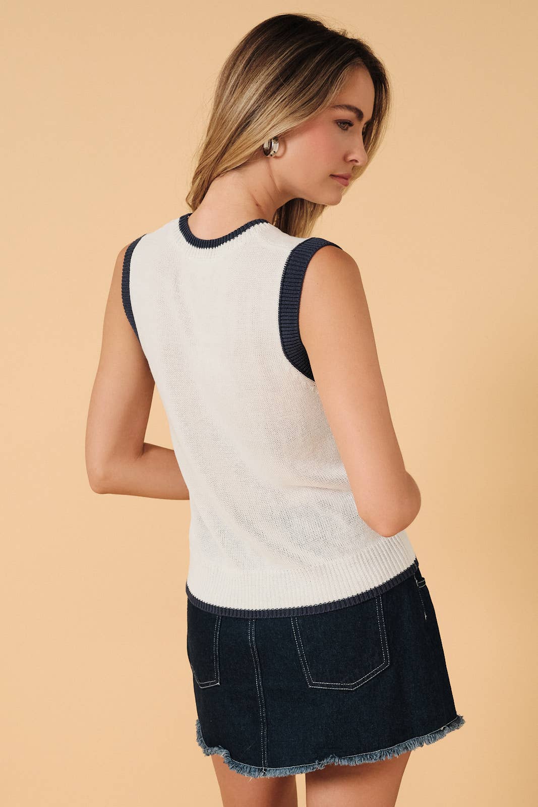 Sunday Edition - ROUND NECK 'FISH' GRAPHIC SWEATER VEST
