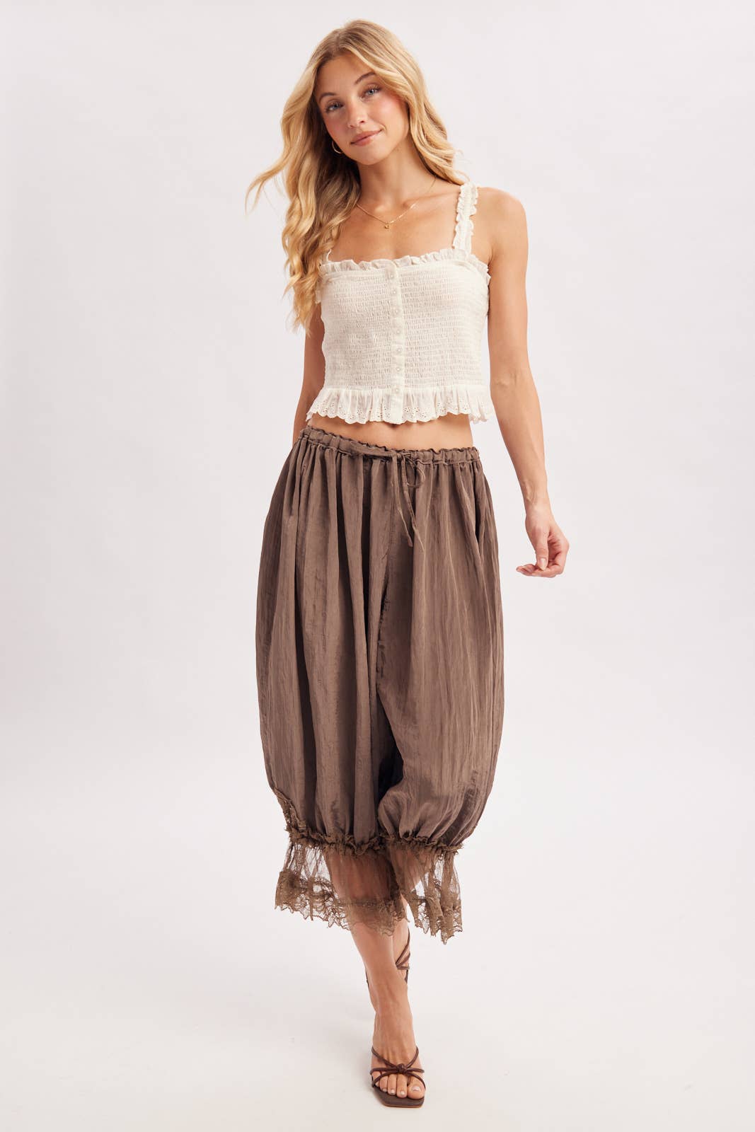 Bluivy - LACE TRIMMED MIDI BLOOMER PANTS