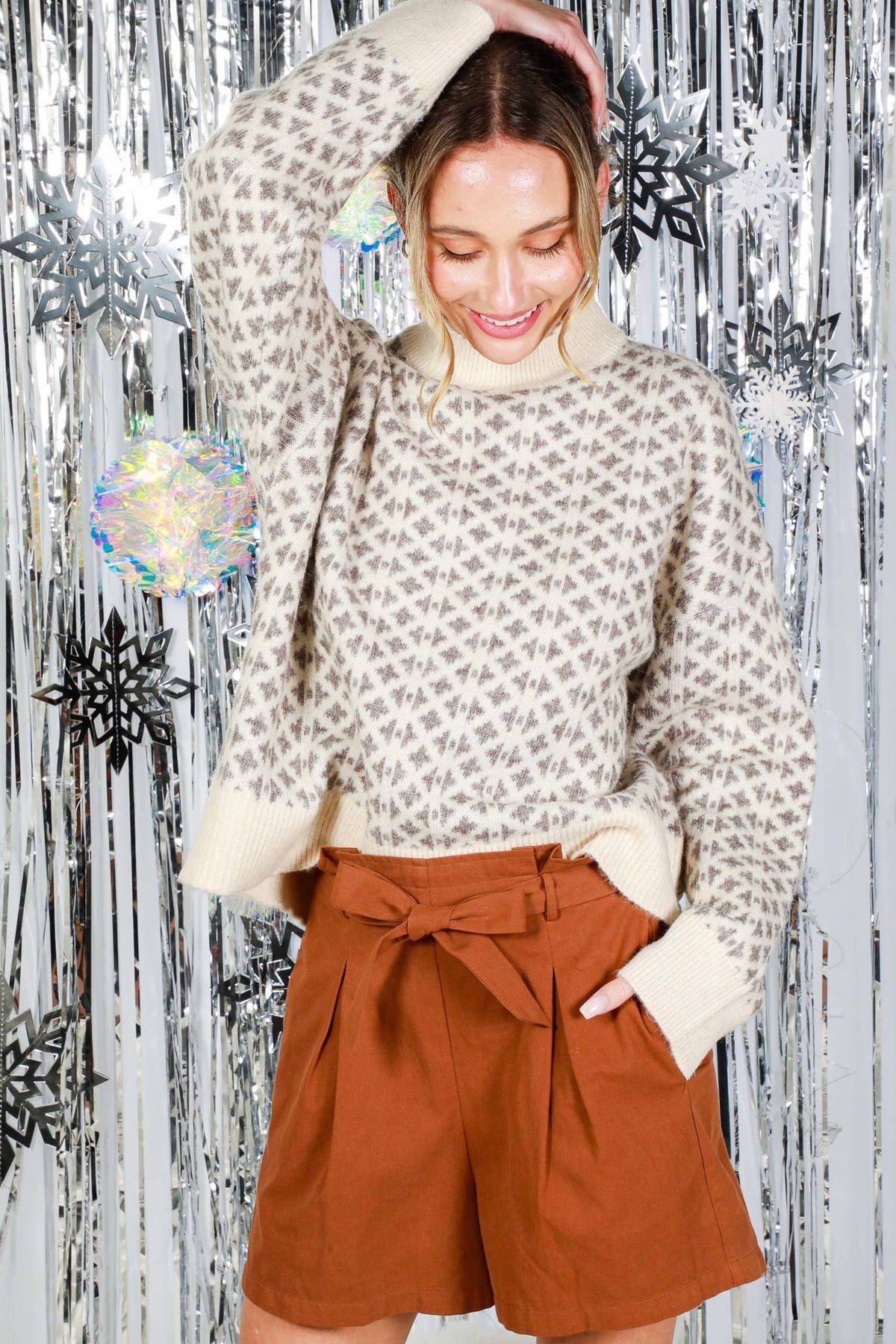 Vine & Love - Geometric Pattern Mock Neck Knitted Sweater Top VT81923