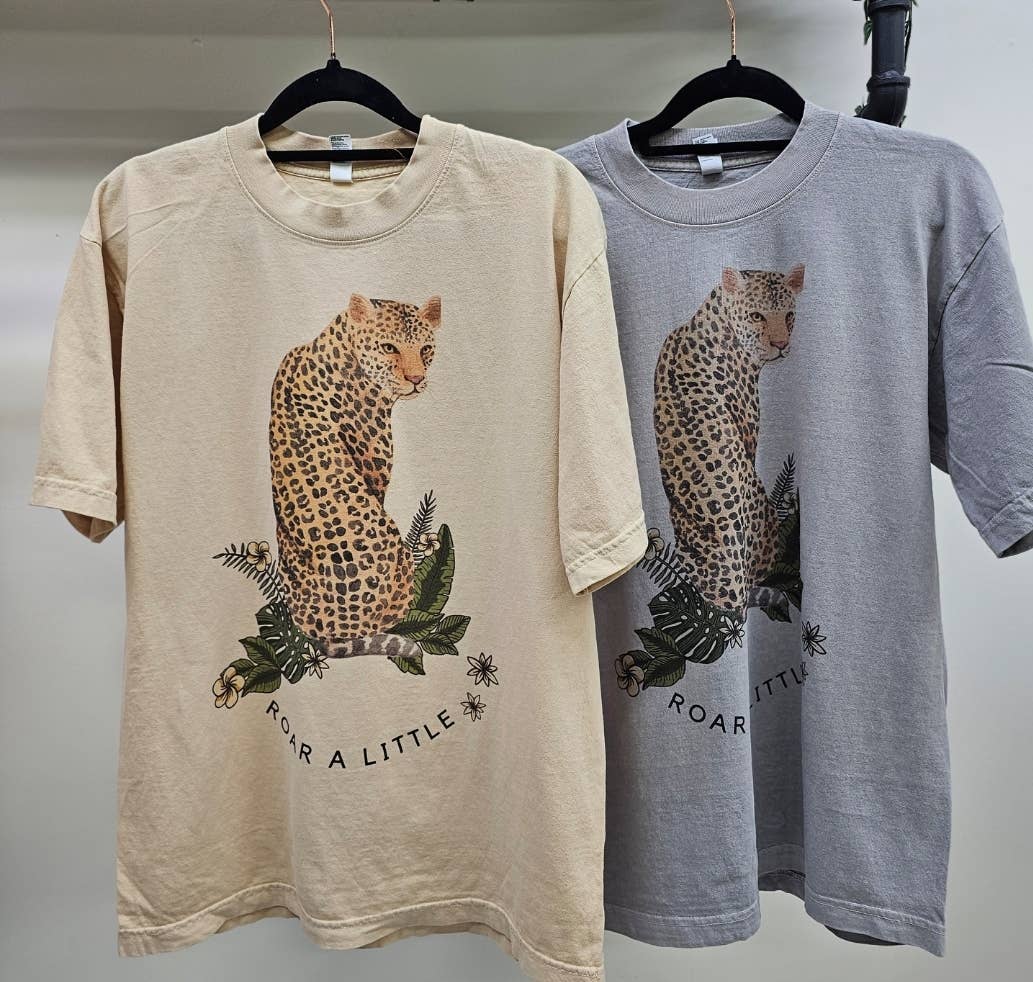 Cotton Muse - ROAR A LITTLE GRAPHIC TEE