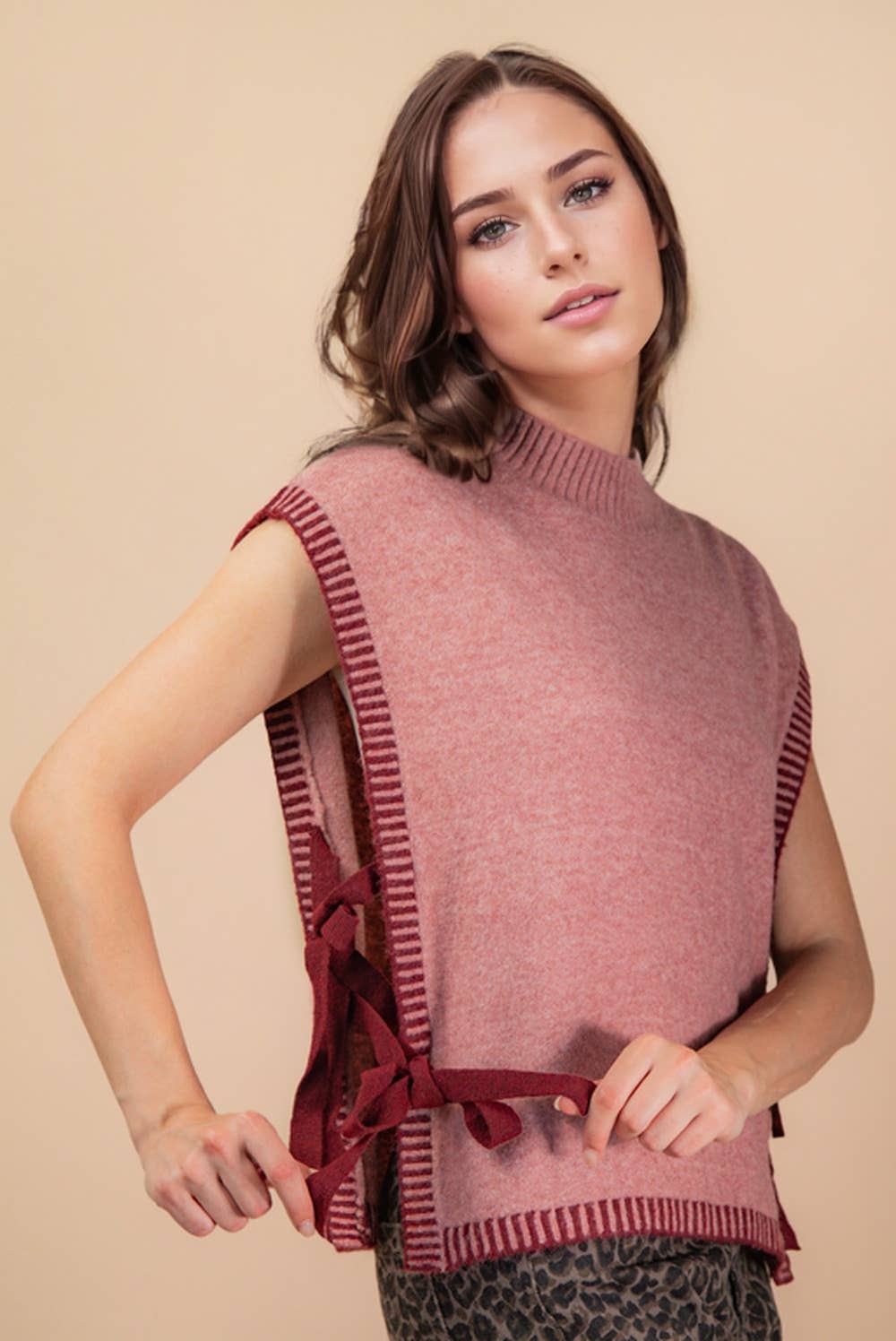 VERY J - 12W3547N-Side Tie Detail Knit Sweater Vest Top