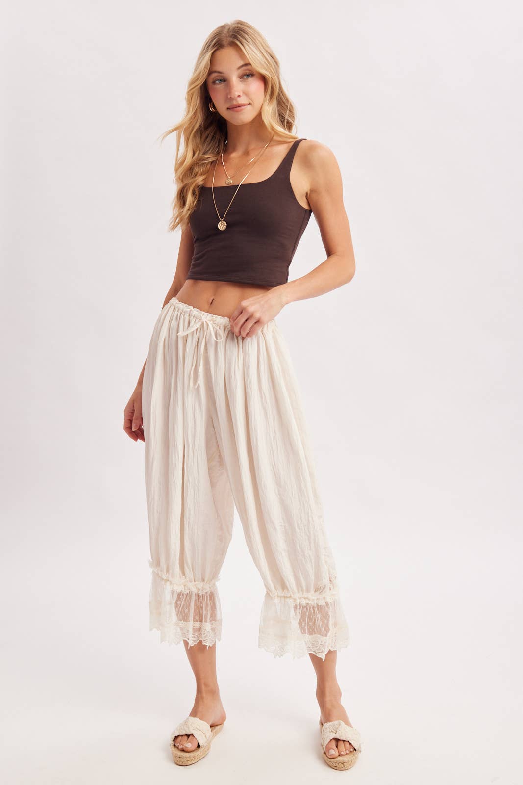 Bluivy - LACE TRIMMED MIDI BLOOMER PANTS