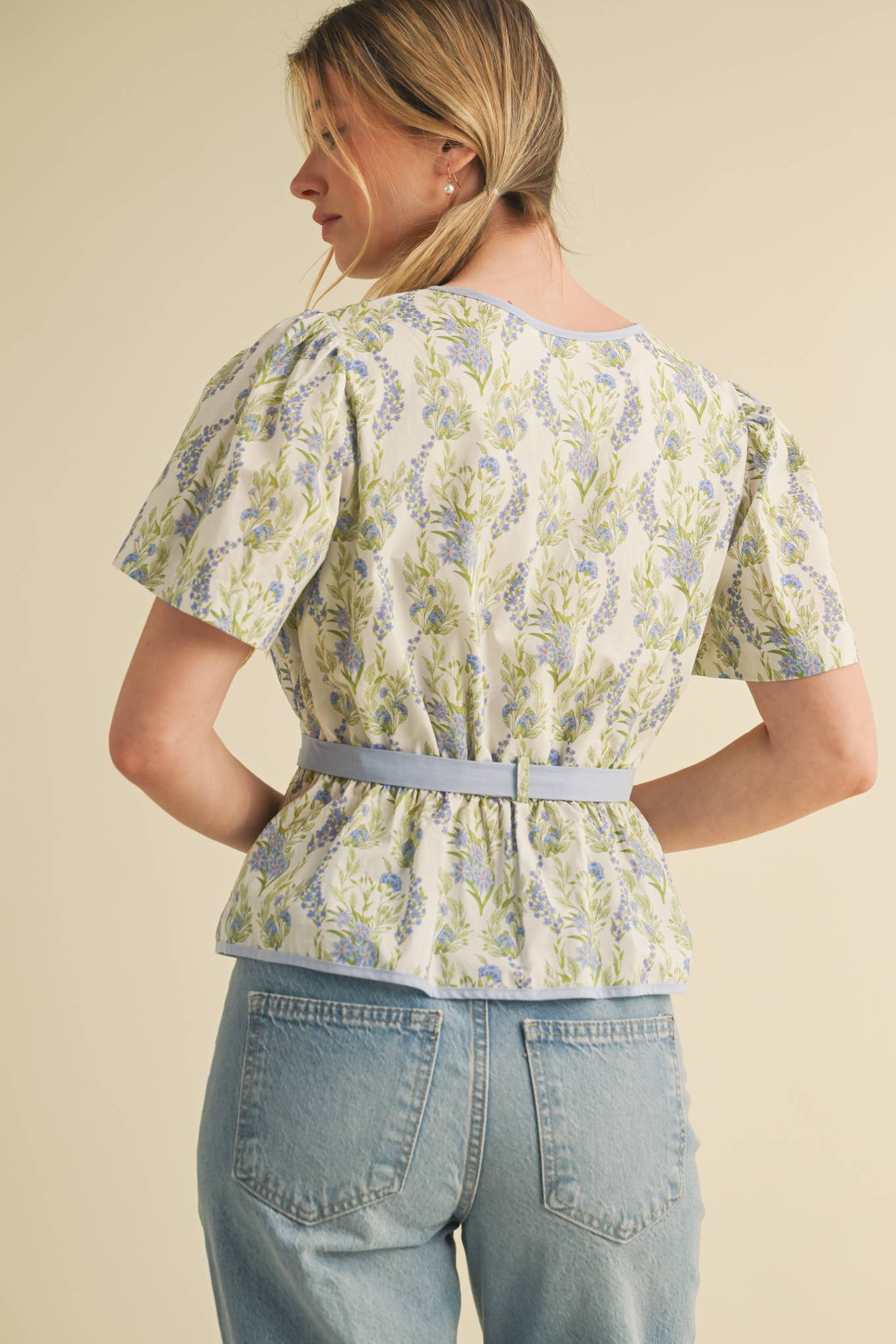 BELTED WAIST PEPLUM FLORAL TOP MTP4000: Blue Multi Floral / S