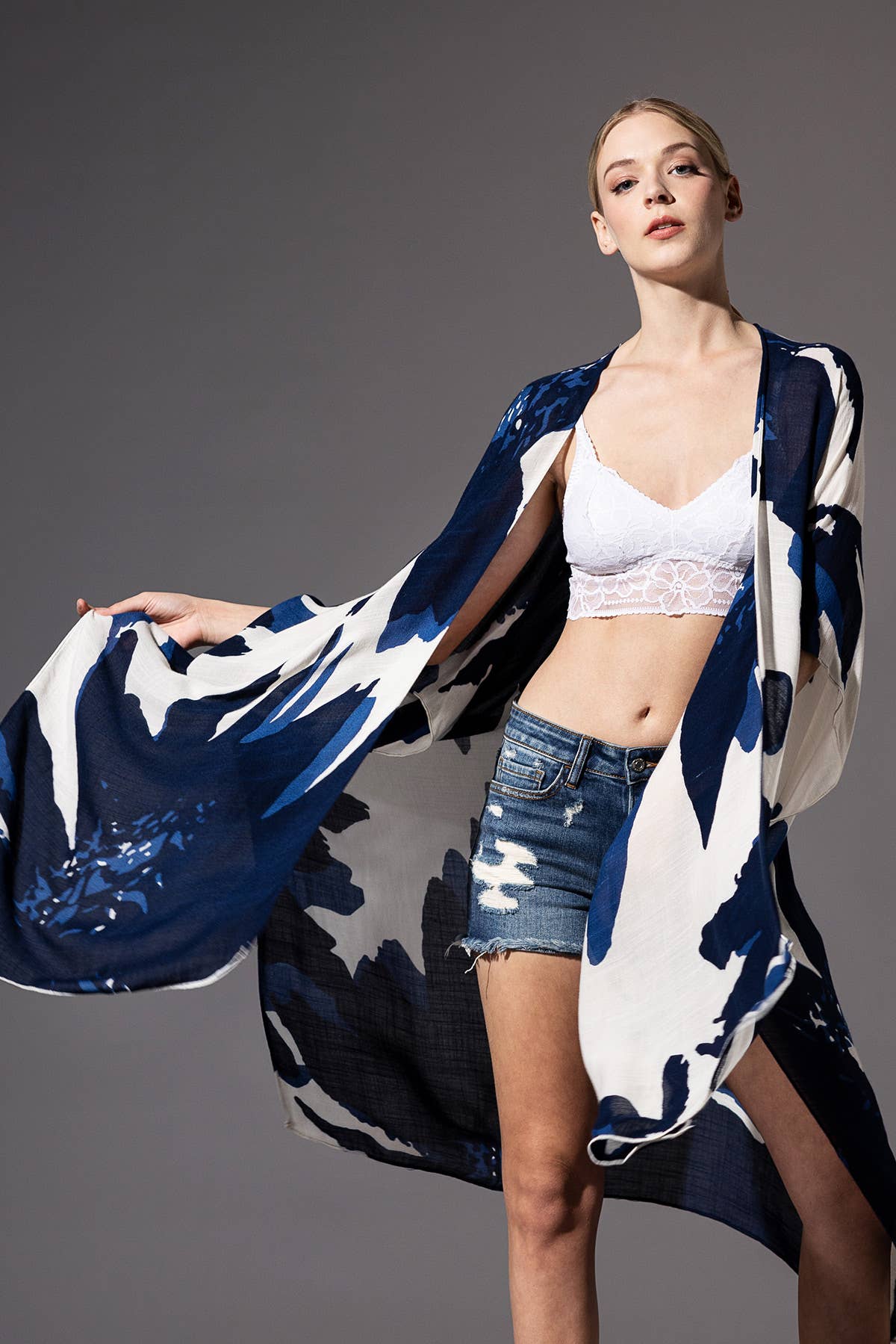 Urbanista - Sweeping Floral Kimono