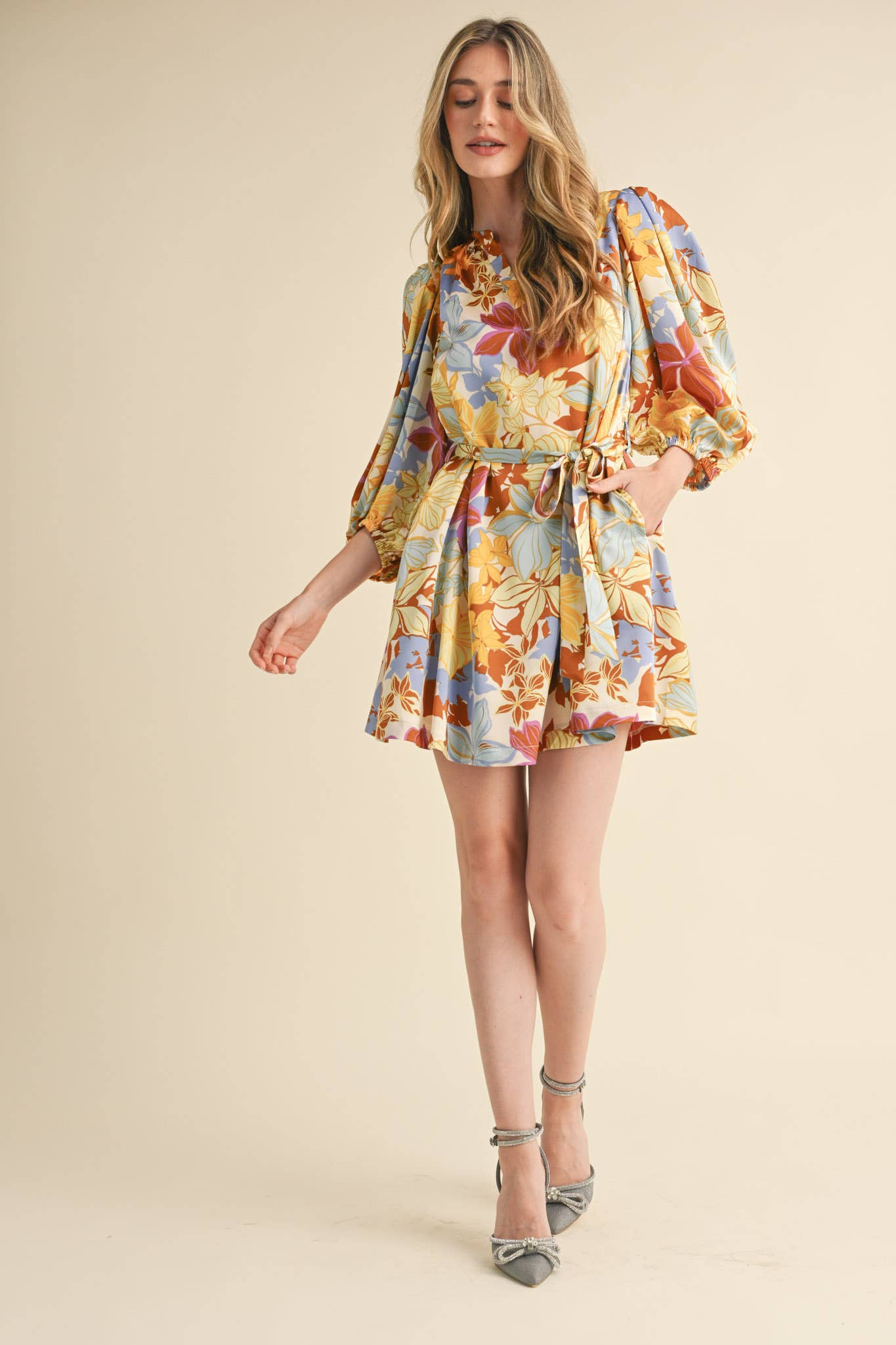 &MERCI - EXCLUSIVE PRINT PUFF SLEEVE TYING WAIST MINI DRESS MDR3353: Cream Multi Floral / M