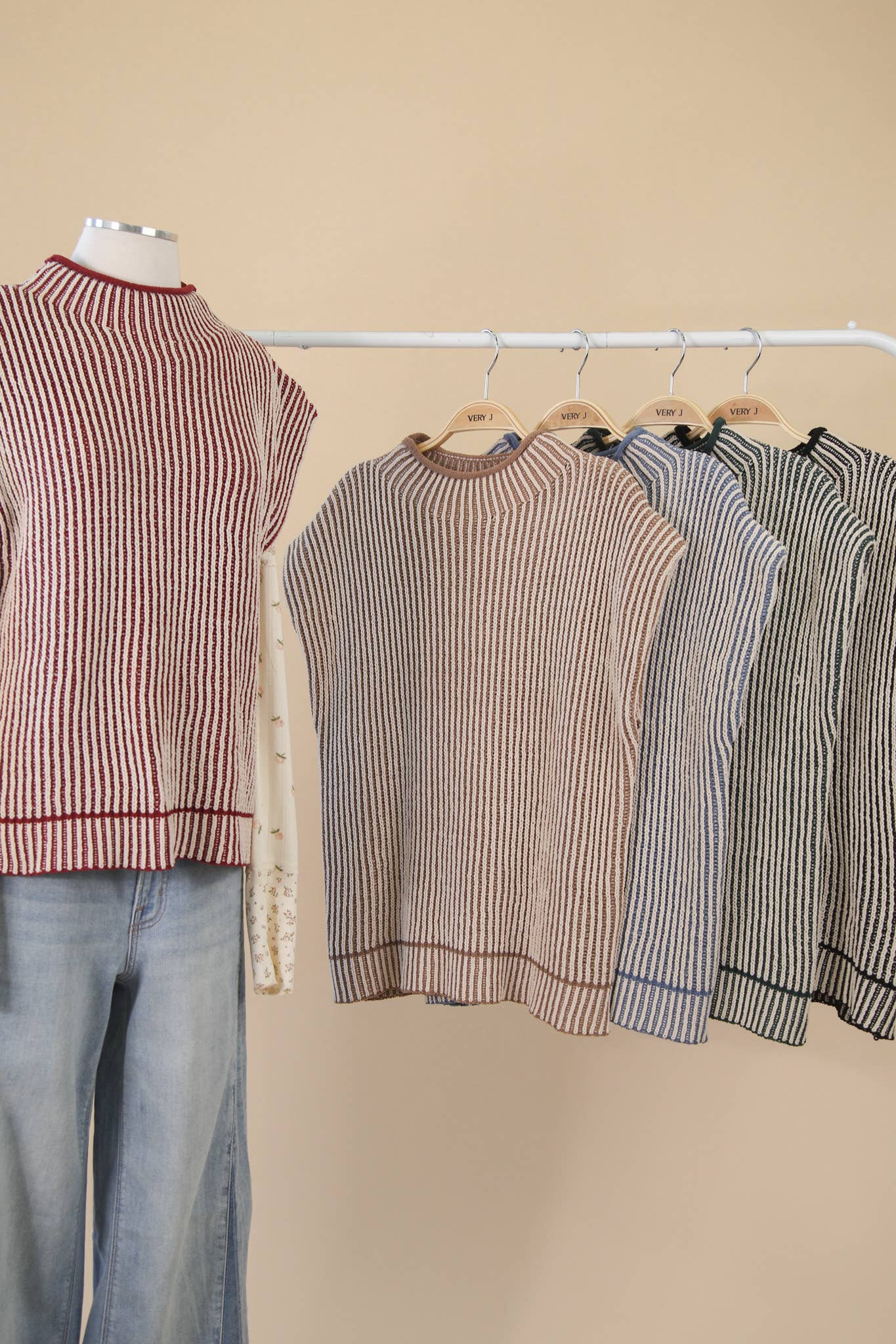 VERY J - 12W3388N-Two Tone Ribbed Knit Sweater Vest