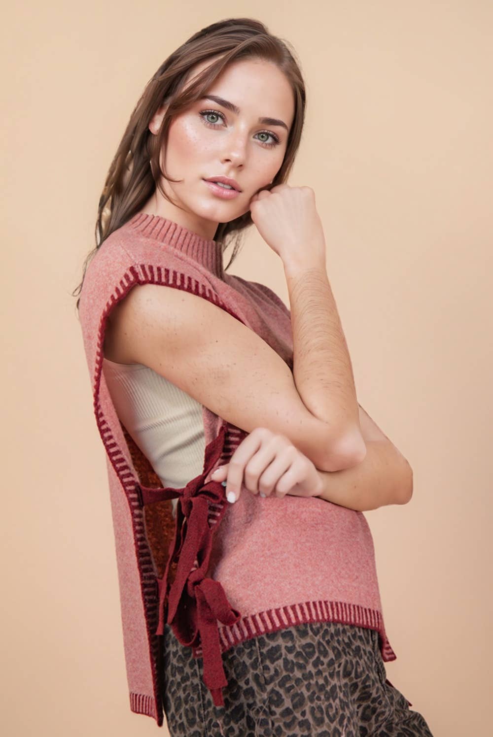 VERY J - 12W3547N-Side Tie Detail Knit Sweater Vest Top