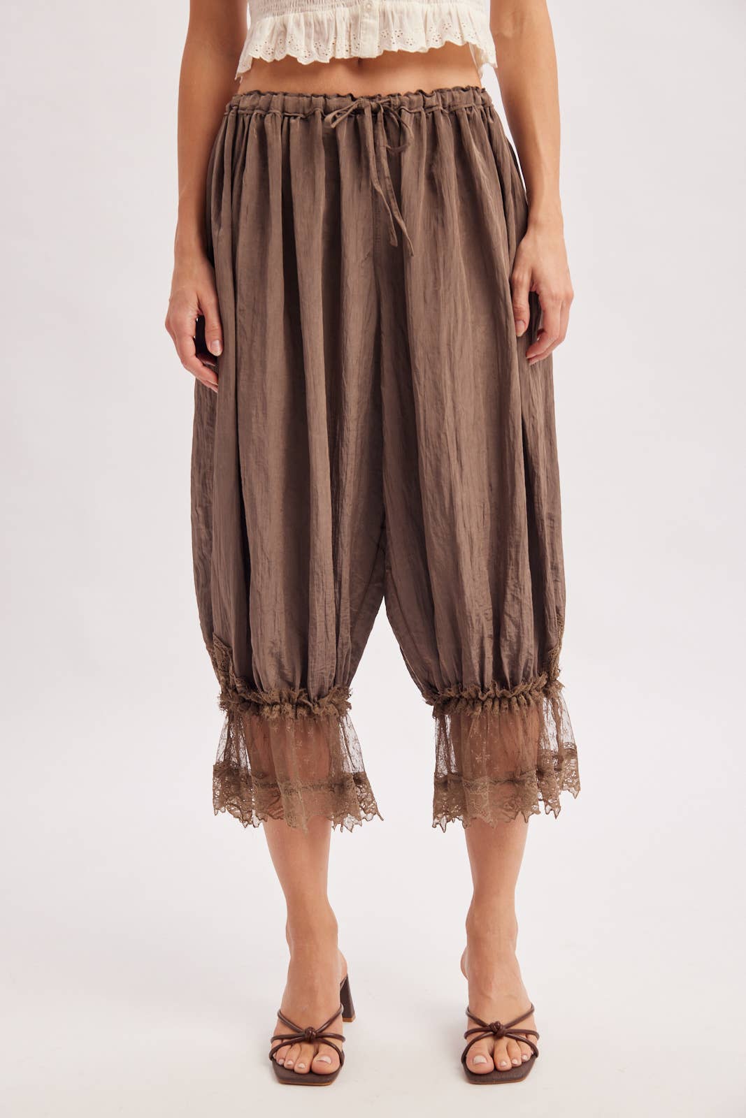 Bluivy - LACE TRIMMED MIDI BLOOMER PANTS