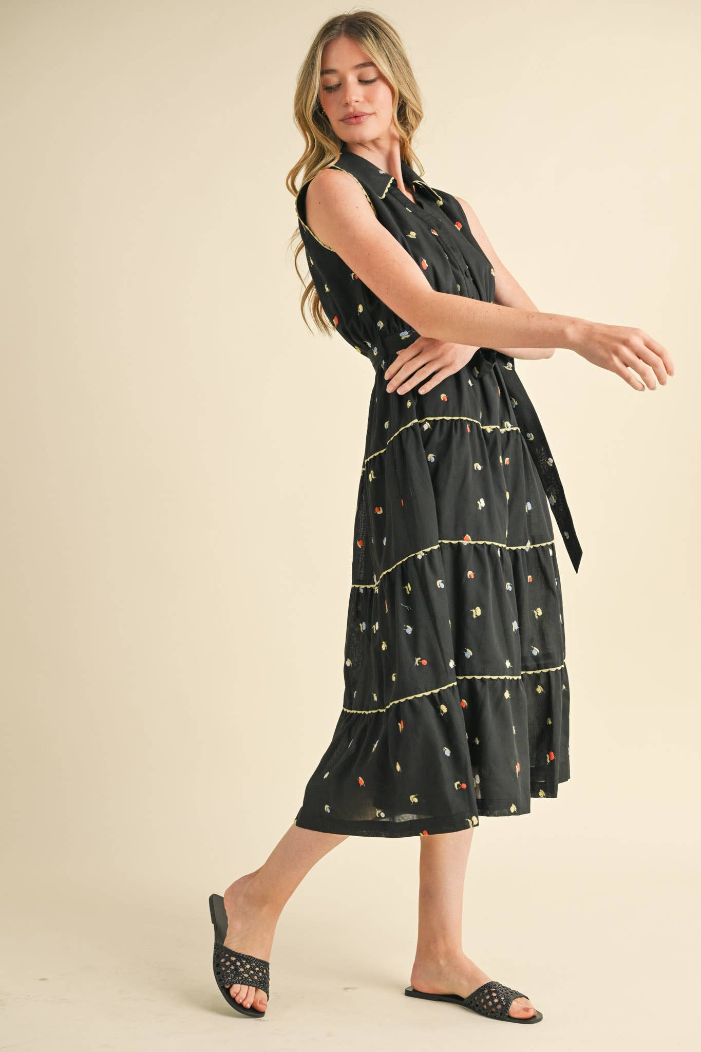 &MERCI - BUTTON DOWN EMBROIDERED MIDI DRESS MDR3592: Black Multi / M