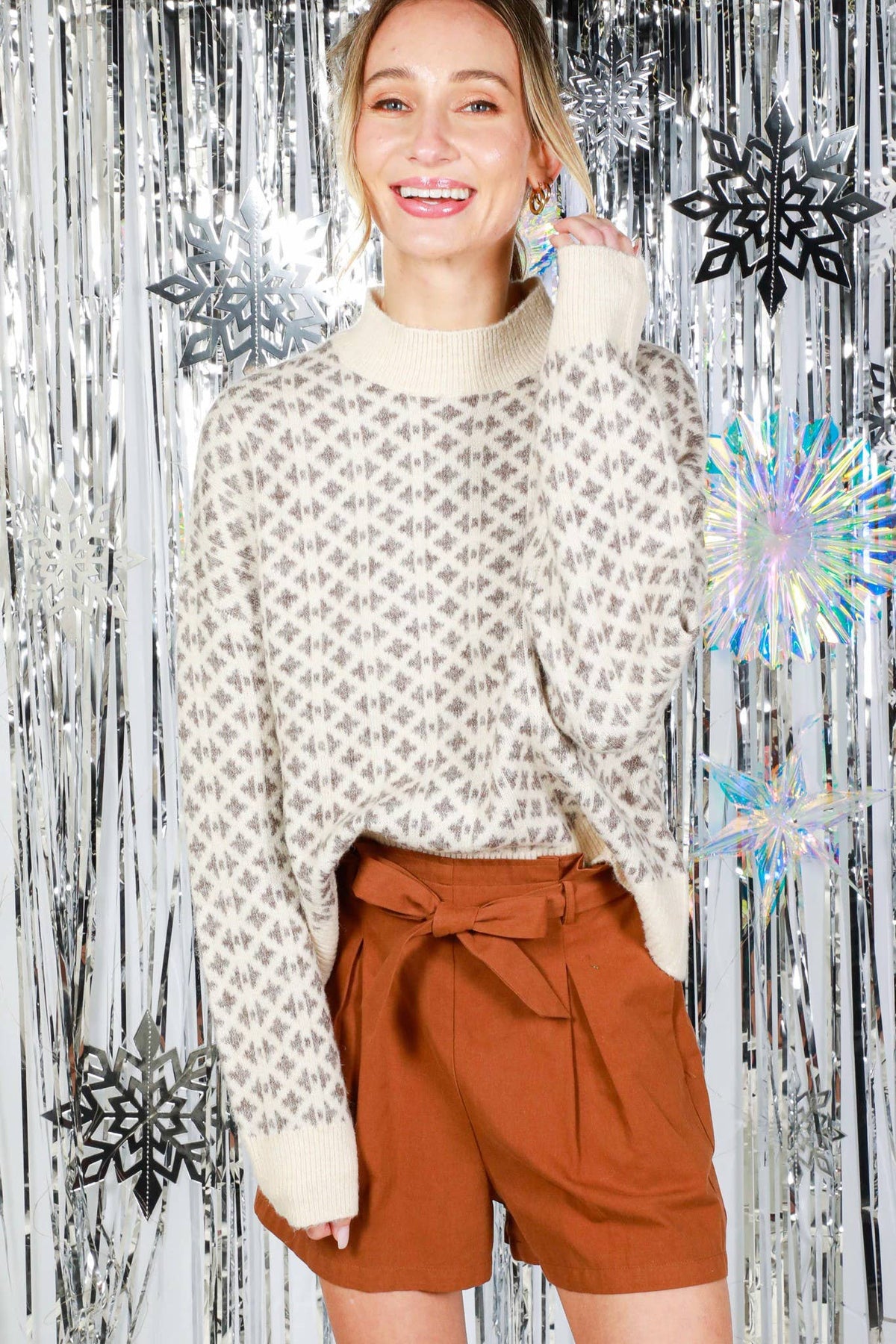 Vine & Love - Geometric Pattern Mock Neck Knitted Sweater Top VT81923