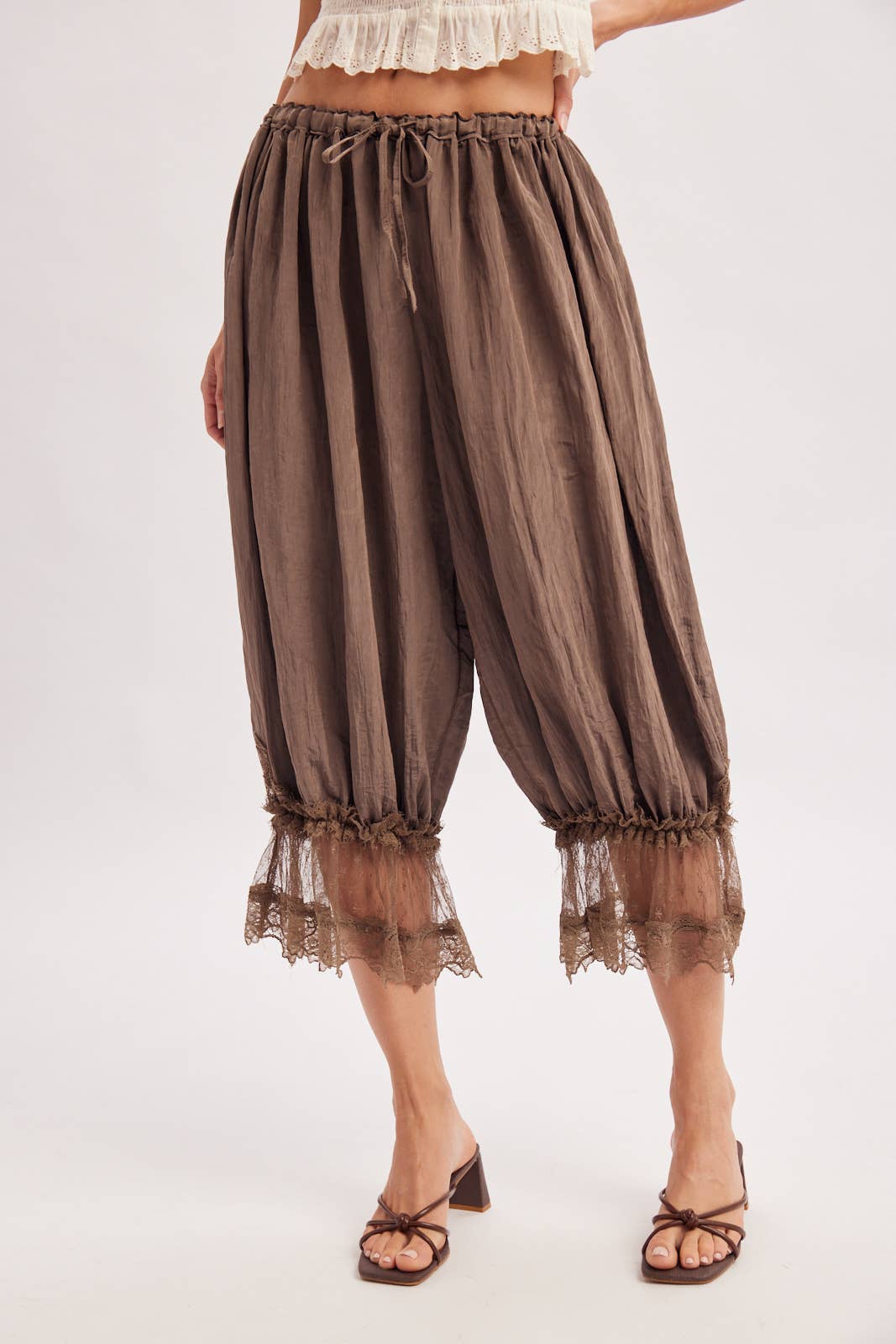 Bluivy - LACE TRIMMED MIDI BLOOMER PANTS