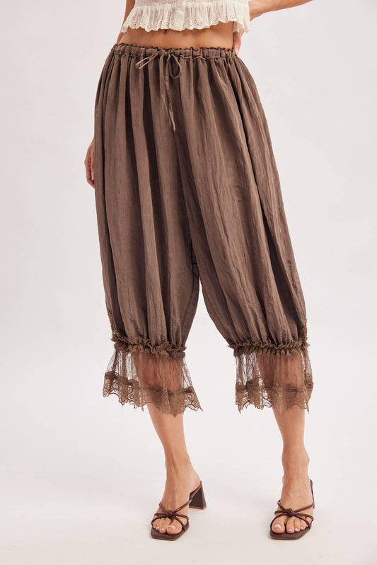Bluivy - LACE TRIMMED MIDI BLOOMER PANTS