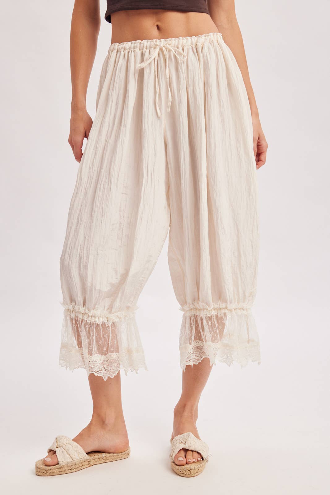 Bluivy - LACE TRIMMED MIDI BLOOMER PANTS