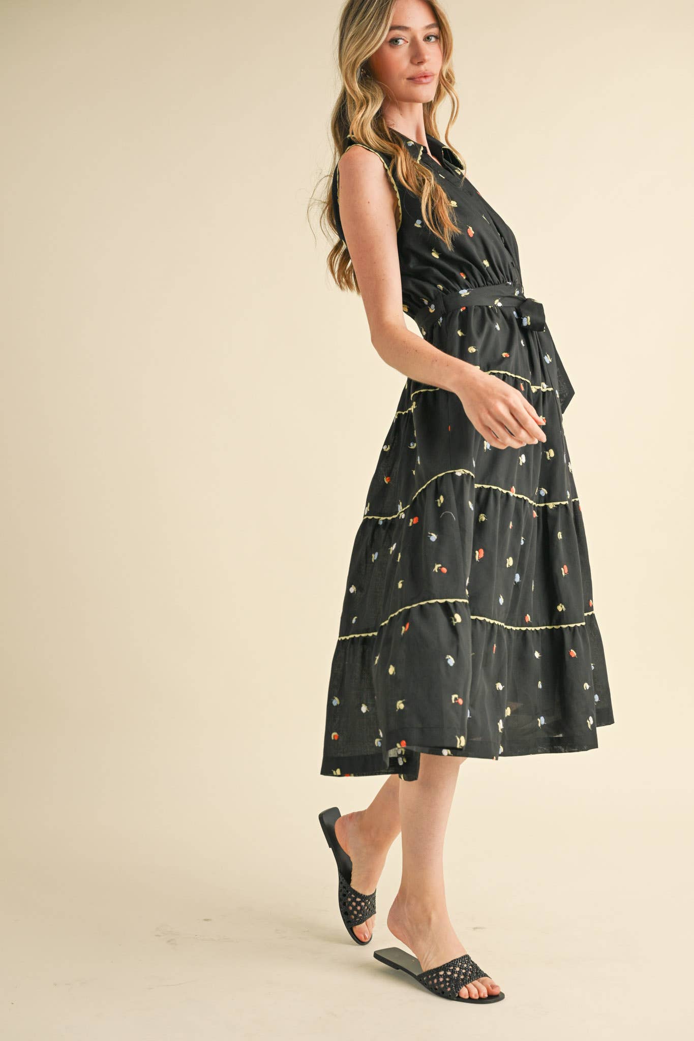 &MERCI - BUTTON DOWN EMBROIDERED MIDI DRESS MDR3592: Black Multi / M