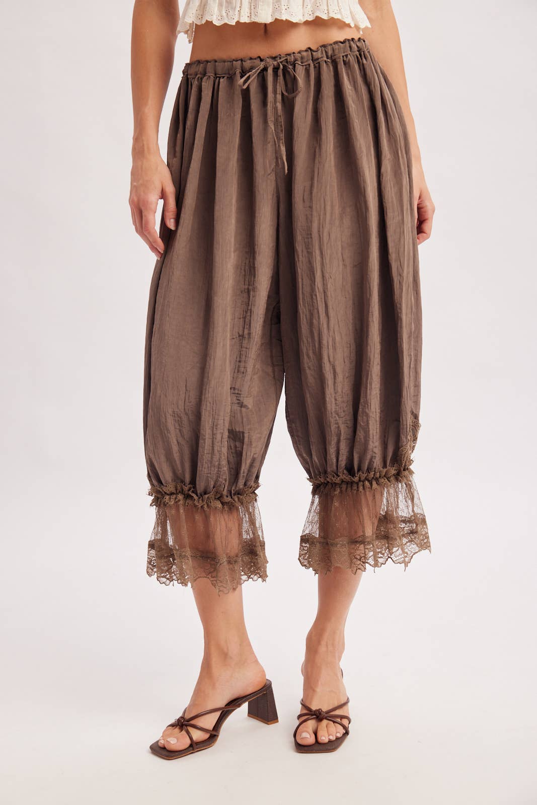 Bluivy - LACE TRIMMED MIDI BLOOMER PANTS