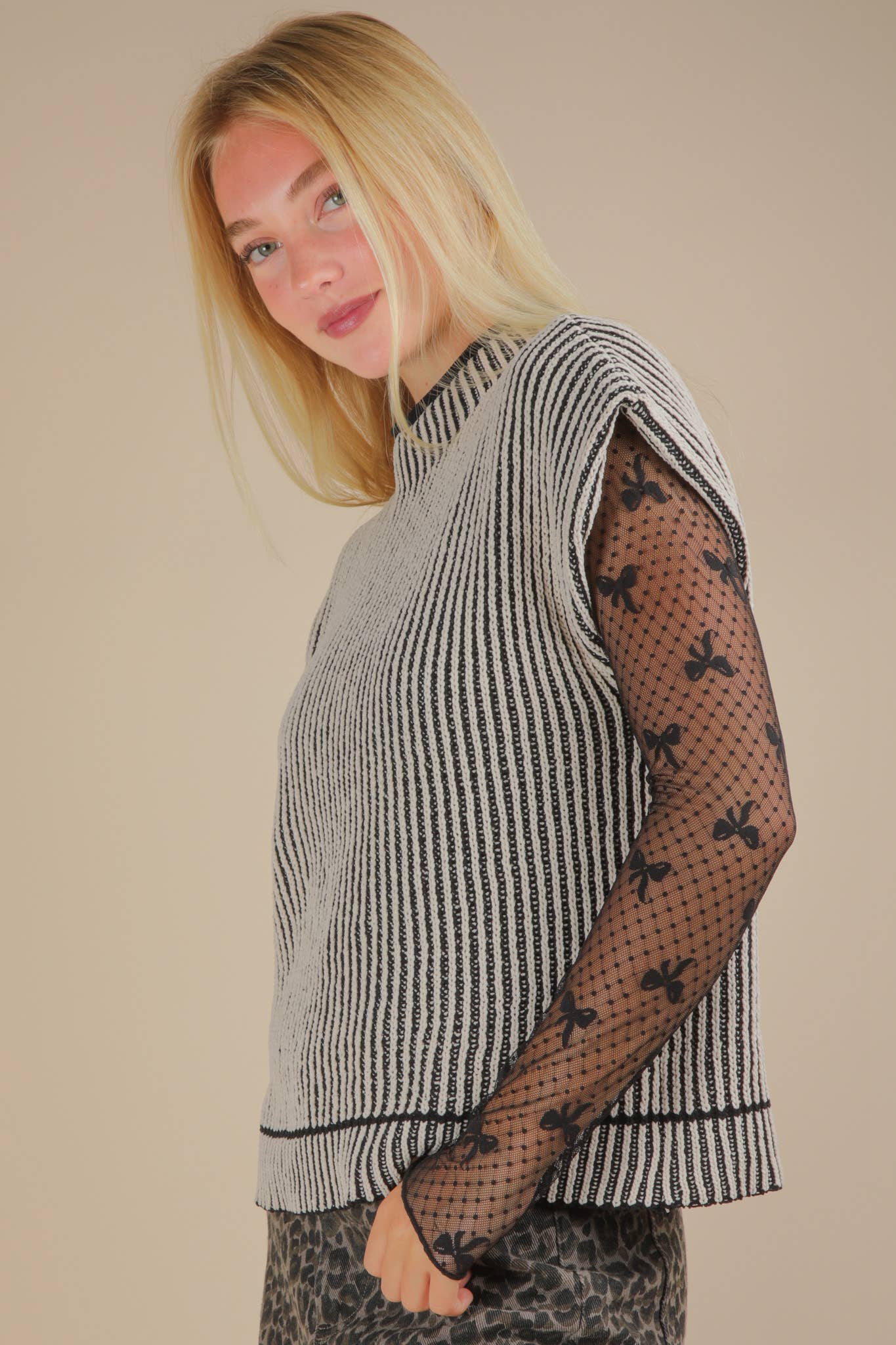 VERY J - 12W3388N-Two Tone Ribbed Knit Sweater Vest
