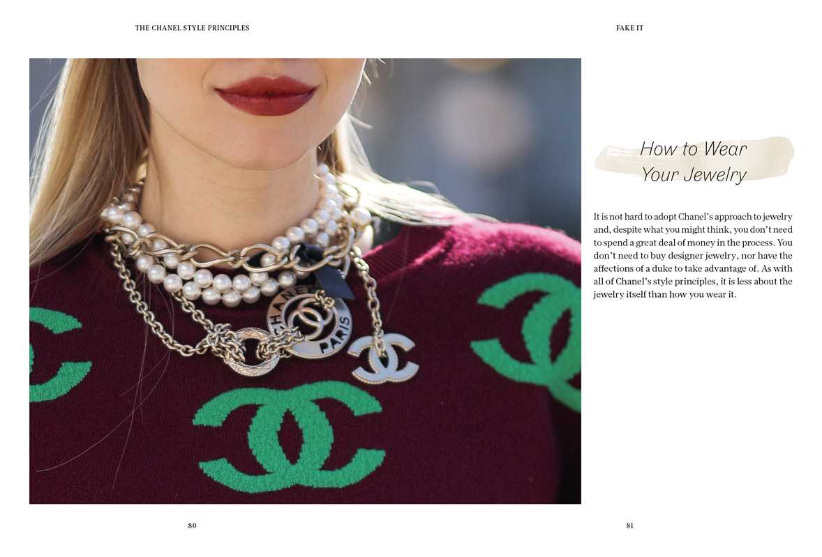 Simon & Schuster - Coco Chanel by Hannah Rogers