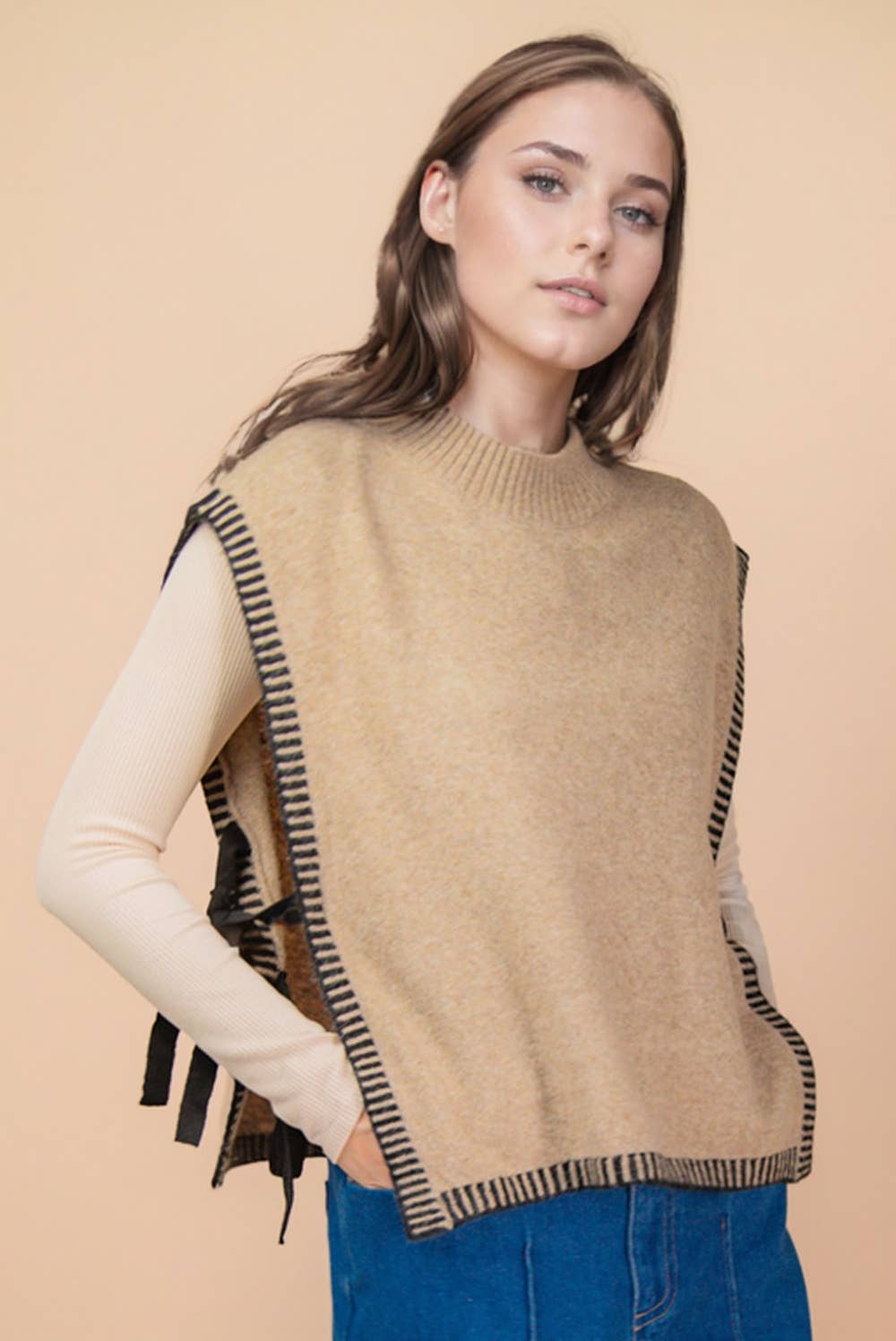 VERY J - 12W3547N-Side Tie Detail Knit Sweater Vest Top